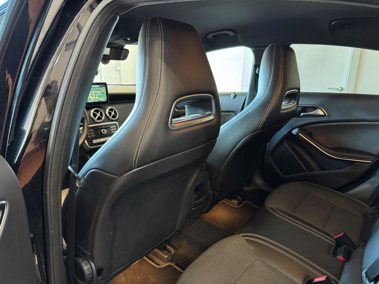 MERCEDES-BENZ A 180 d PREMIUM AMG - 2018