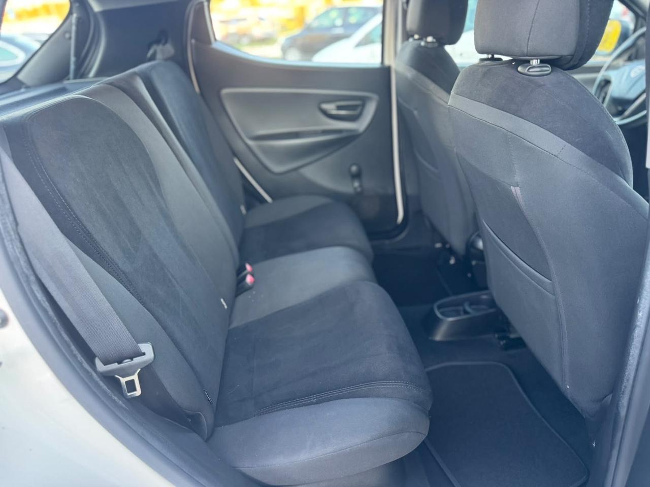 Lancia Ypsilon 0.9 TwinAir 85 CV 5 porte Metano Ecochic Gold