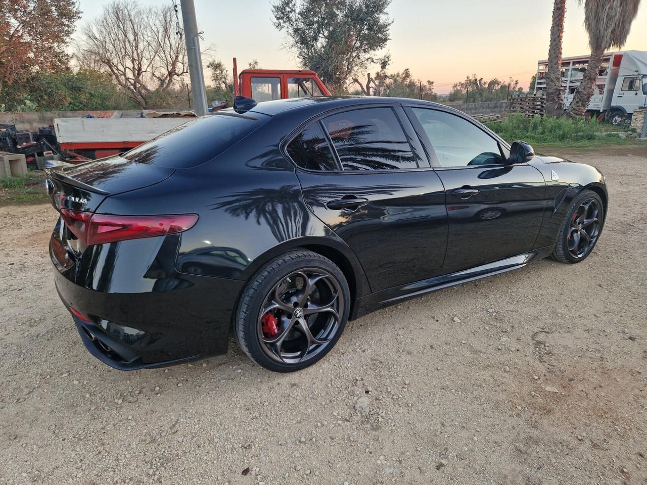 Alfa Romeo Giulia 2.9 T V6 AT8 Quadrifoglio