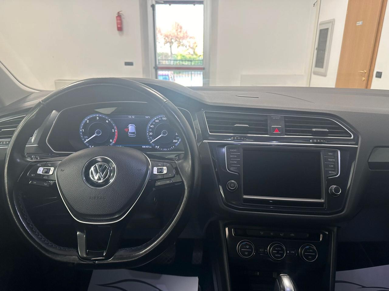 Volkswagen Tiguan 2.0 TDI SCR DSG 4MOTION Business BMT