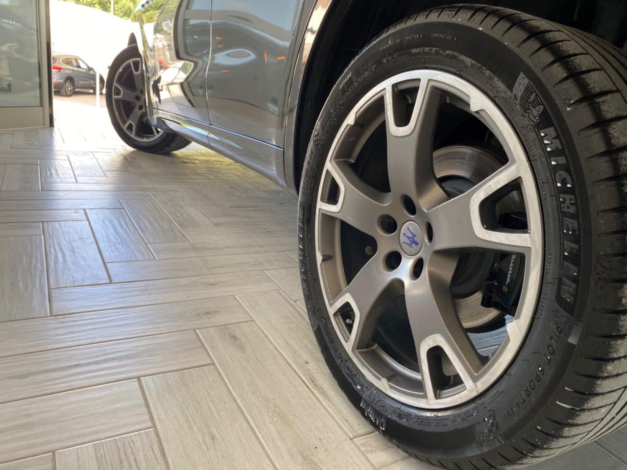 Maserati Levante 3.0D V6 250cv GRANSPORT R20/HARMAN2019