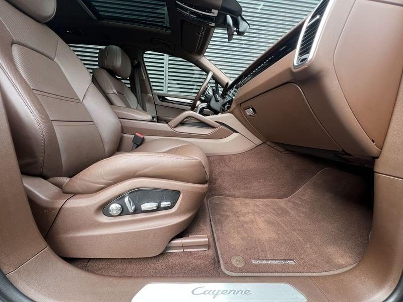 Porsche Cayenne 3.0 V6 E-Hybrid 462 CV