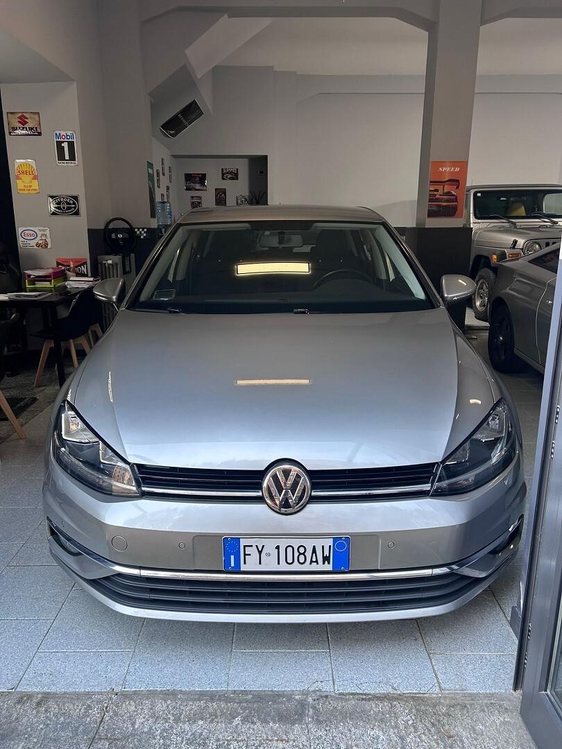 Volkswagen Golf condizioni pari al nuovo