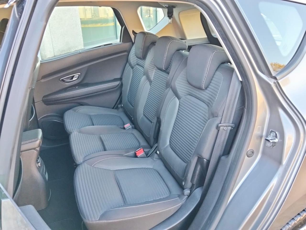 Renault Scenic Blue dCi 120 CV Initiale Paris*Navi*Camera