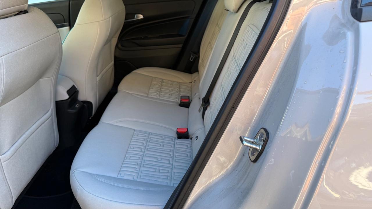 Fiat 600 Hybrid 110 CV DCT MHEV La Prima LED NAVI KAMERA PELLE CERCHI 18 SEDILI ELETTRICI RISCALDATI