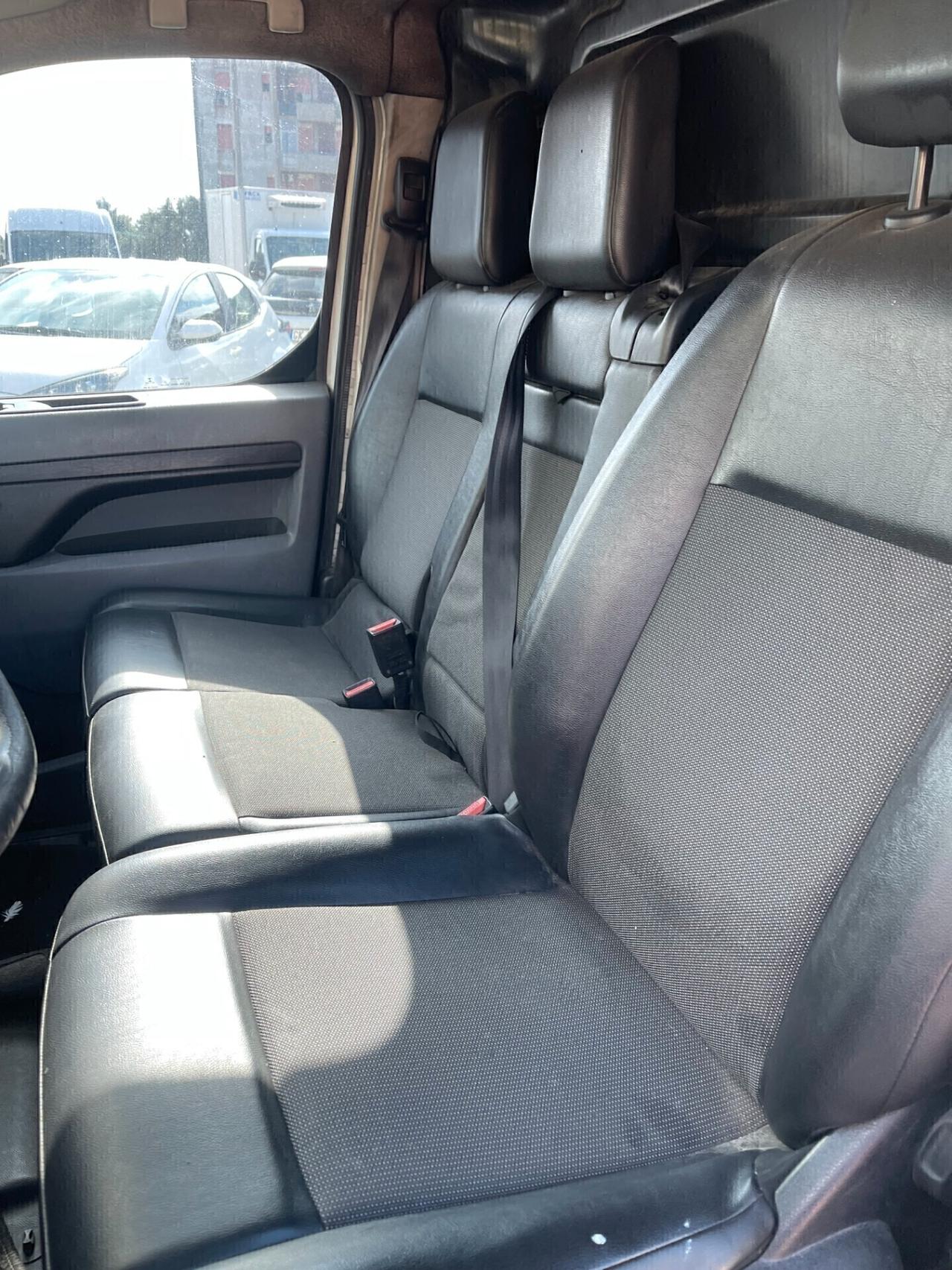 Citroen Jumpy 3 posti