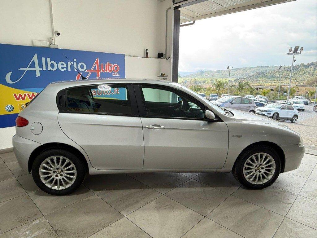 Alfa Romeo 147 1.9 JTD (120) 5 porte Distinctive