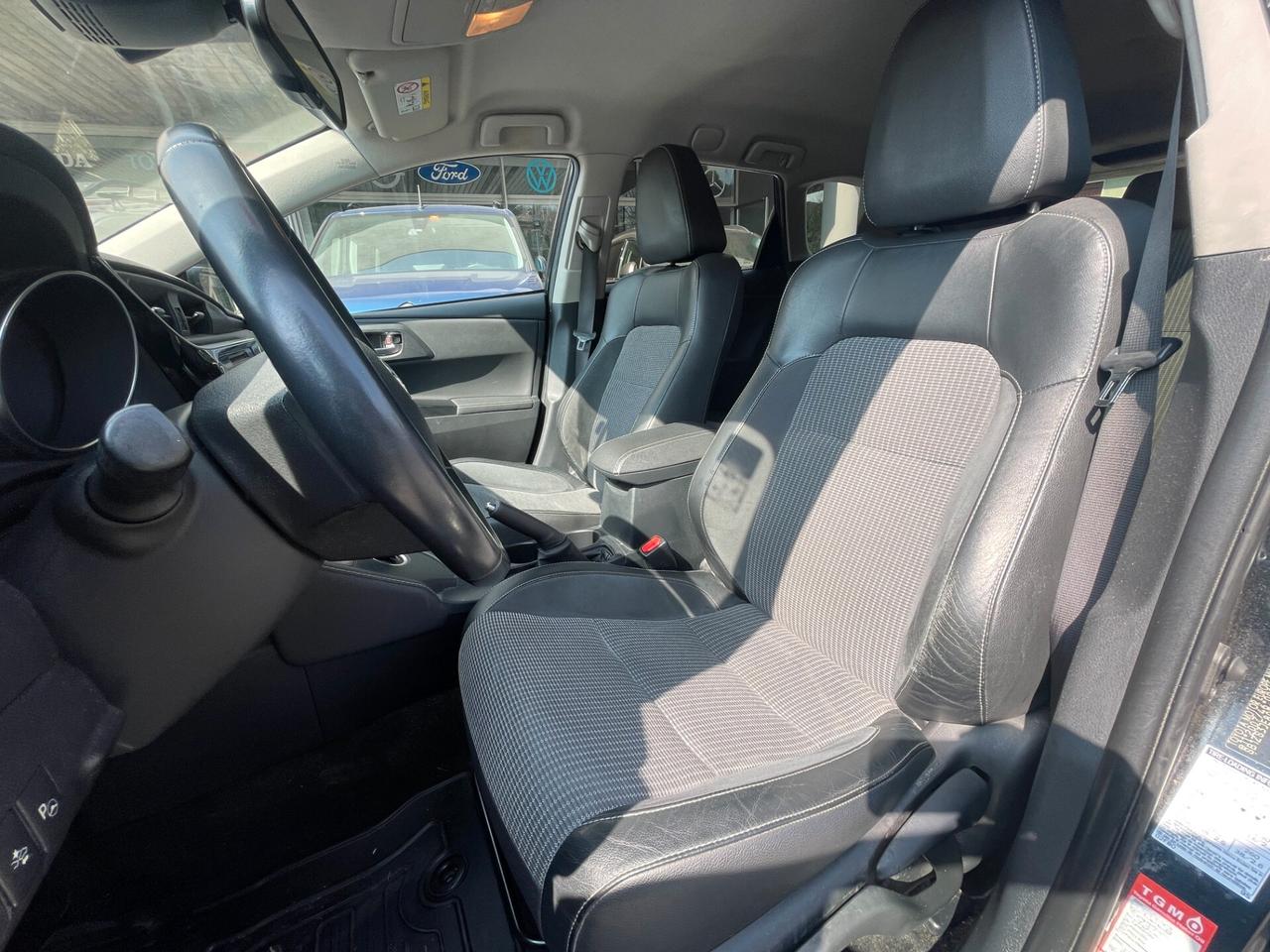 Toyota Auris Touring Sports 1.8 Hybrid Lounge