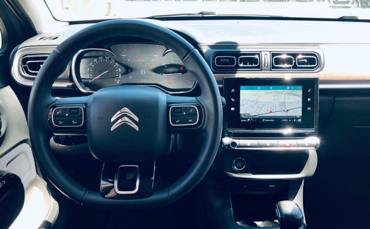 Citroen C31.2 110 CV TETTO NERO Shine -telecam-