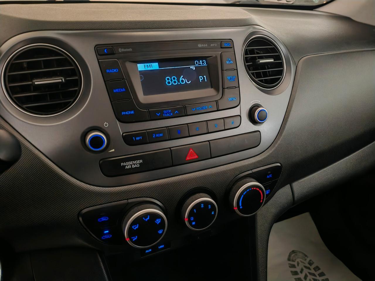 Hyundai i10 1.0 Benzina full optional 2019