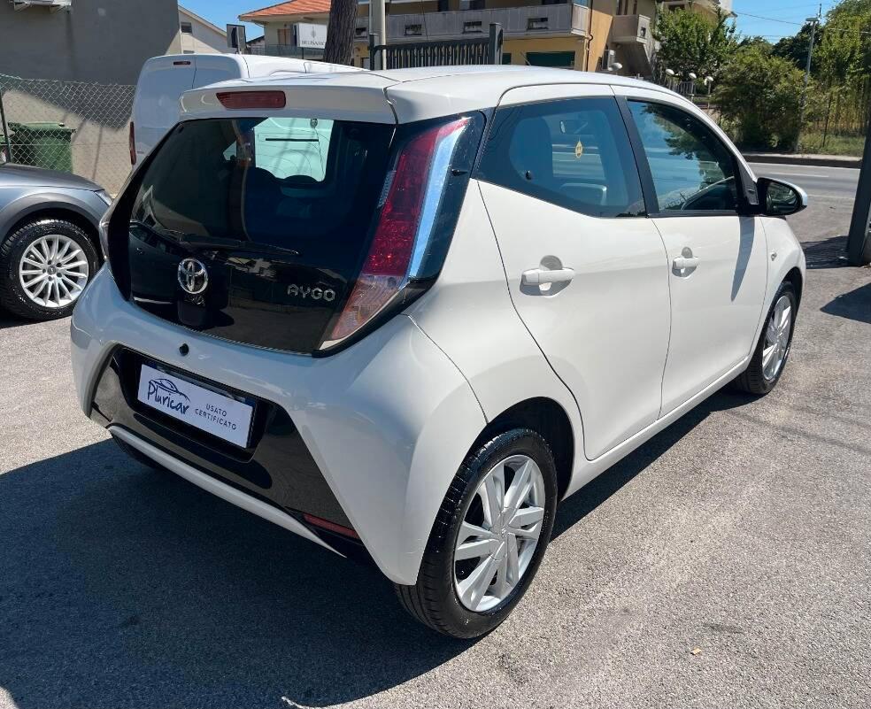 Toyota Aygo 1.0 x-pure 5p