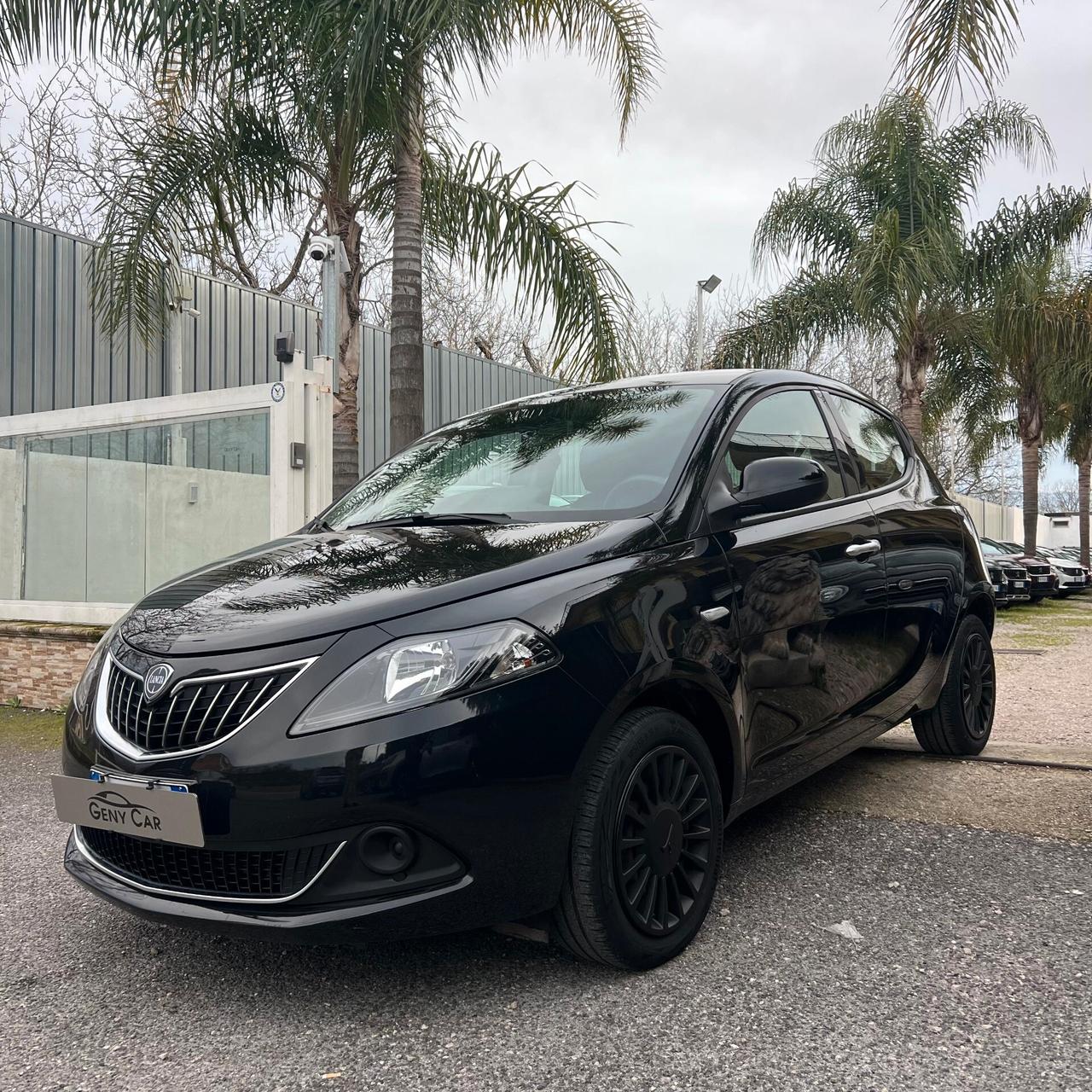 Lancia Ypsilon 1.2 69 CV 5 porte GPL Silver Plus