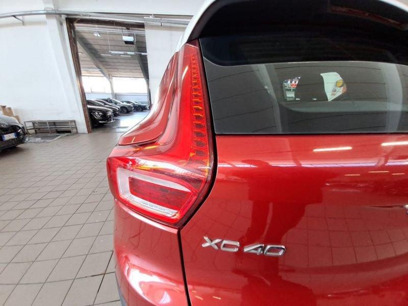 Volvo XC40 2.0 D4 MOMENTUM AWD GEARTRONIC