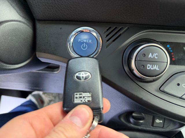 TOYOTA Yaris 1.5 Hybrid PARI AL NUOVO