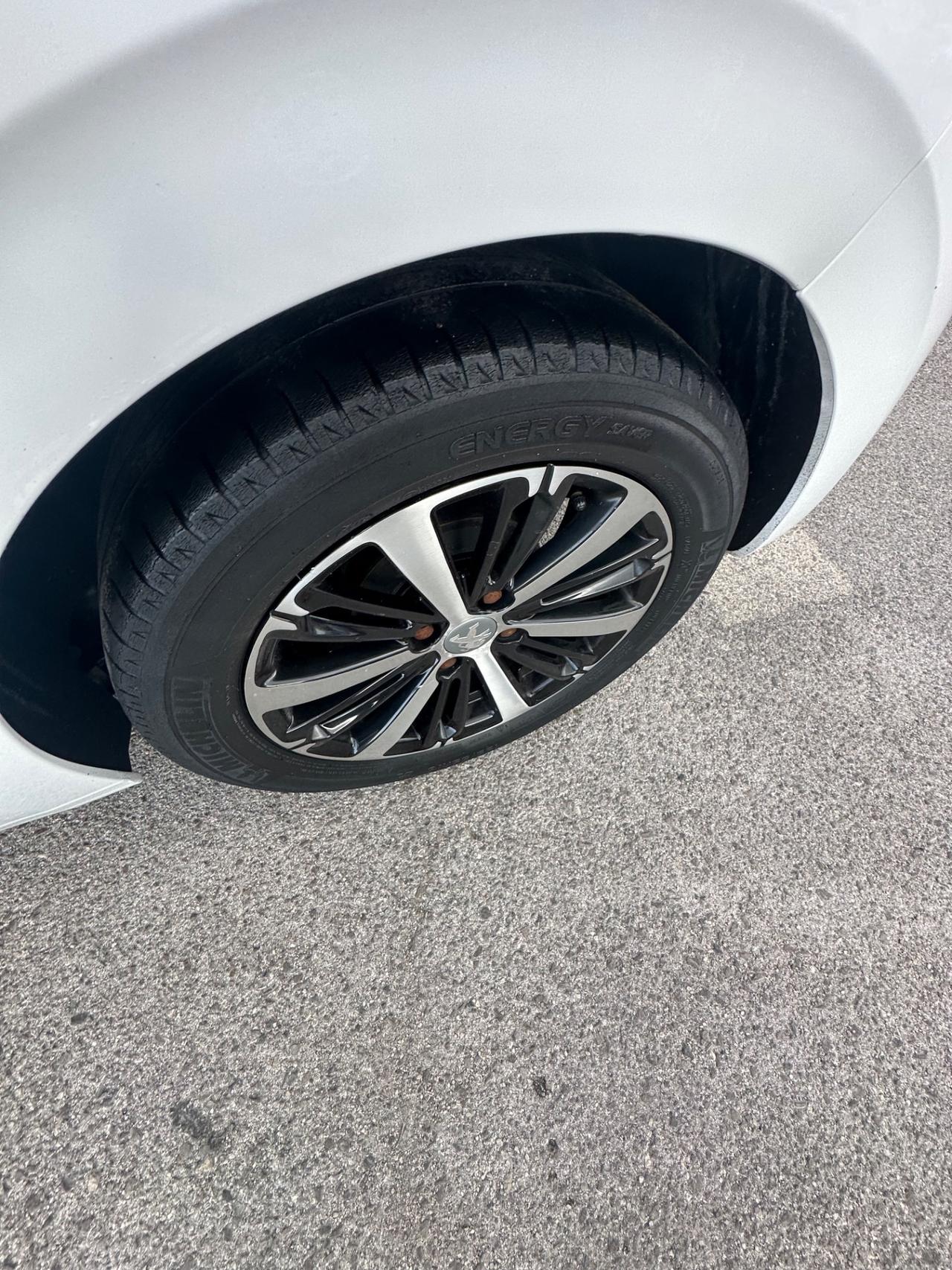 Peugeot 208 1.2 VTi 82 CV 5 porte Allure