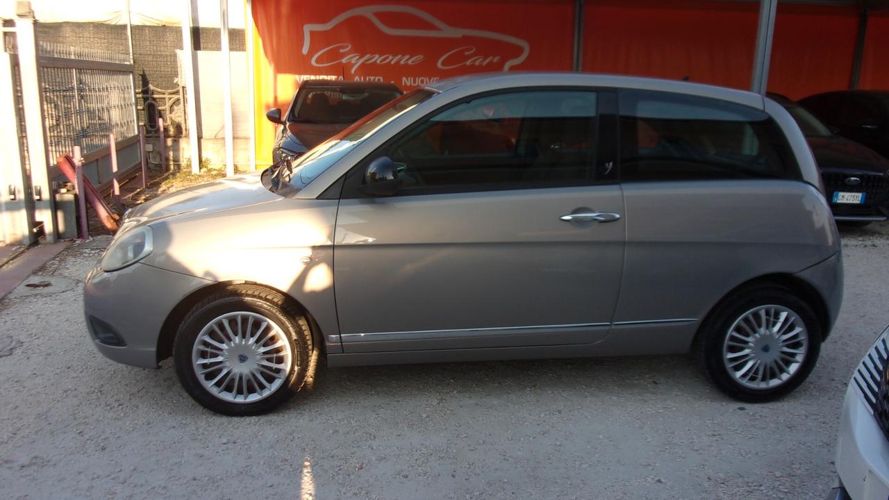 Lancia Ypsilon 1.2 69 CV Unyca