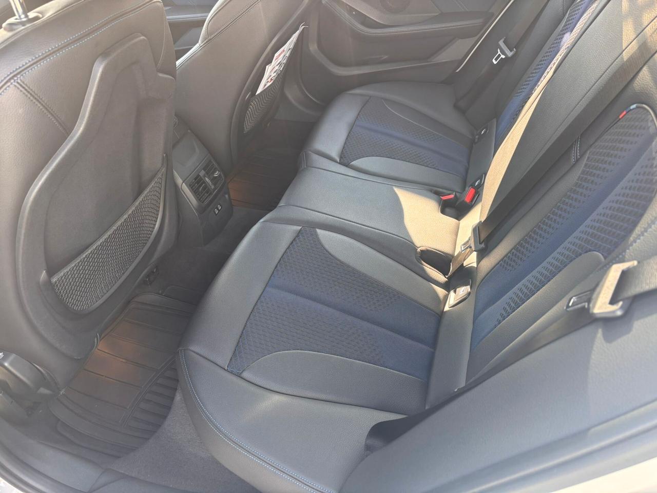 Bmw 118 118d 5p. Msport