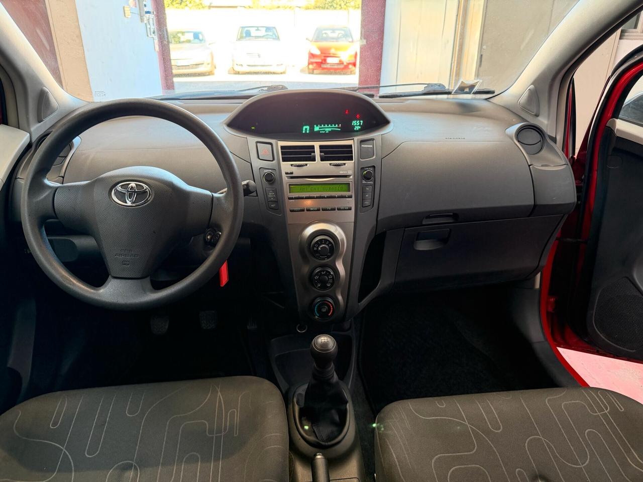 Toyota Yaris 1.0 3 porte Sol 92.000km neopat no aria condizionata