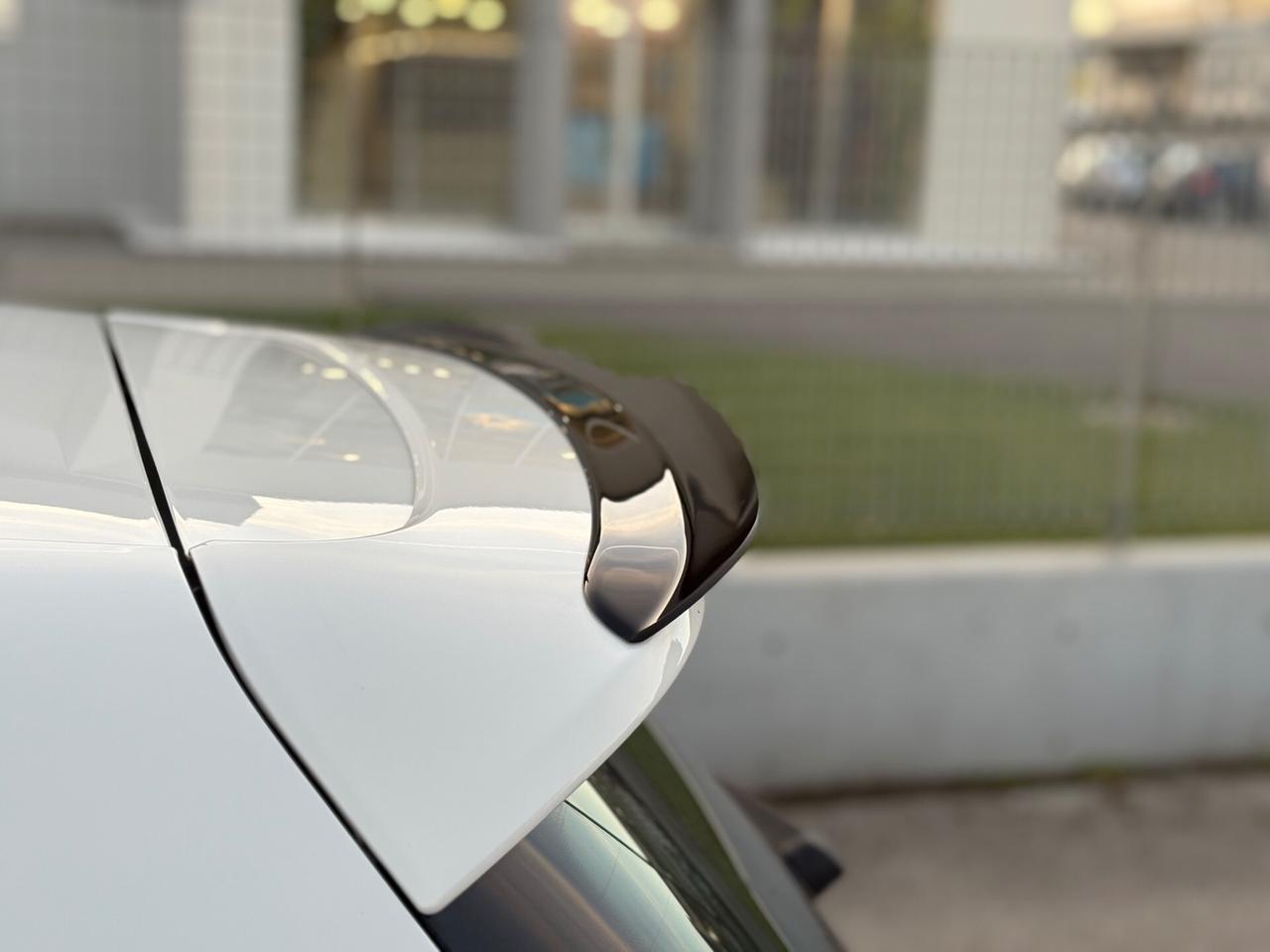 Volkswagen Golf GTI 2.0 TSI 5p.