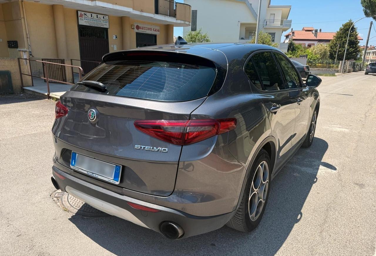 Alfa Romeo Stelvio 2.2 Turbodiesel 150 CV AT8 Super