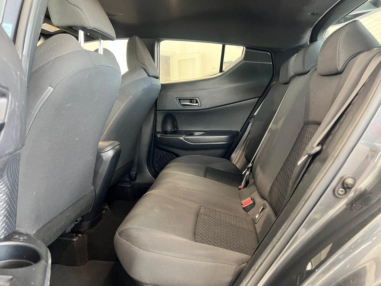 Toyota C-HR 1.8 Hybrid E-CVT Active