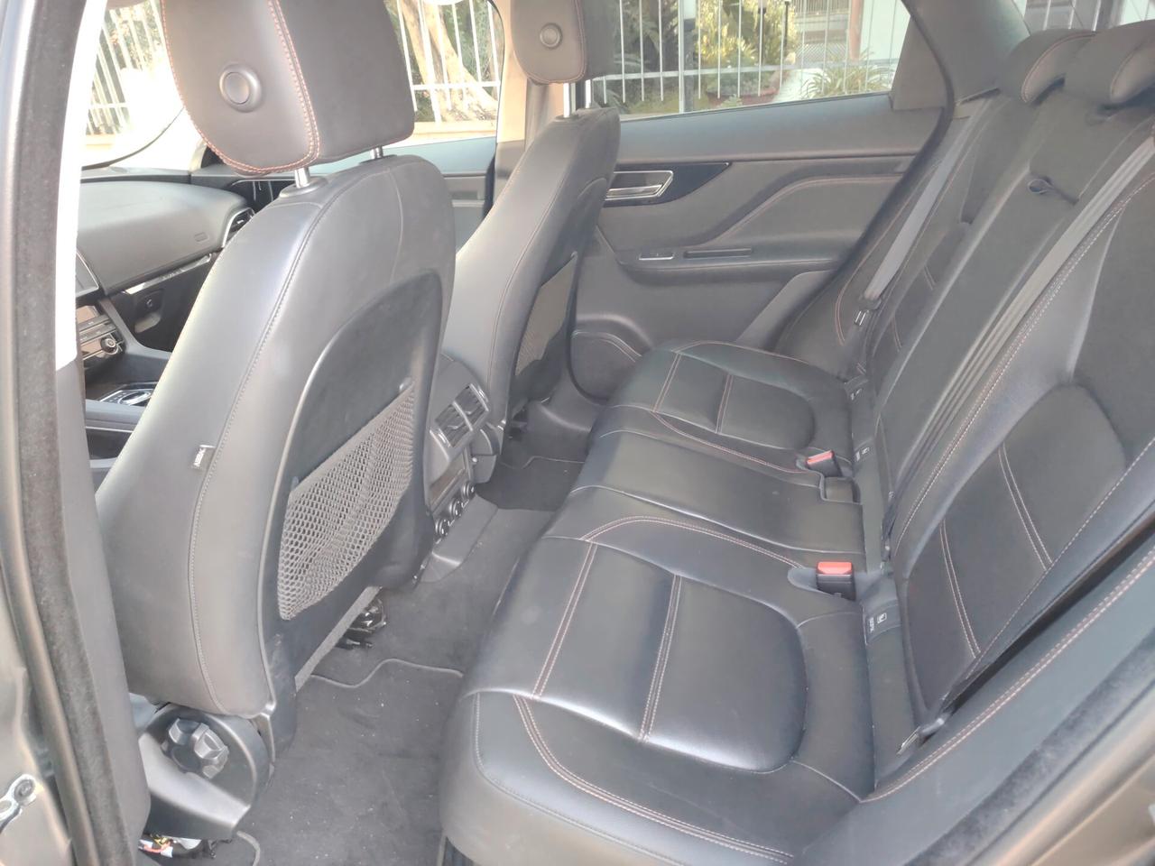 Jaguar F-Pace 2.0 D 180 CV AWD aut. Prestige