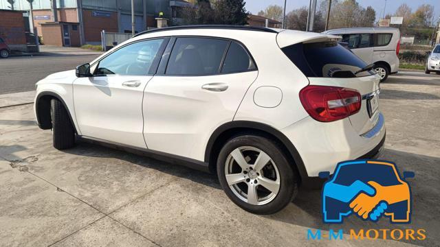 MERCEDES-BENZ GLA 200 d Automatic Business