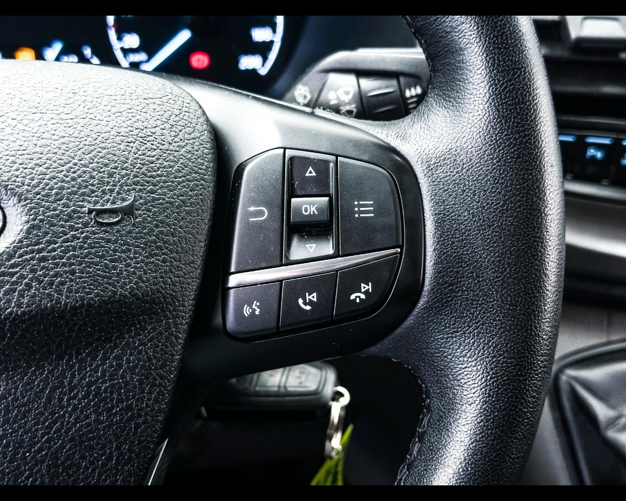 FORD Transit Custom 1ª s - Transit Custom 320 2.0 EcoBlue Hybrid 130 PC Combi Trend