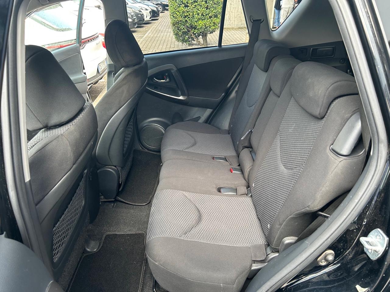 Toyota RAV 4 2.2 d-cat 4WD 177cv GANCIO TRAINO