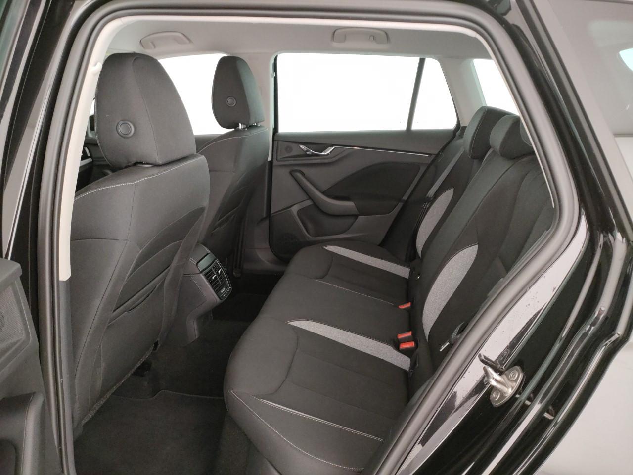 SKODA Kamiq 1.0 tsi Black Dots 115cv