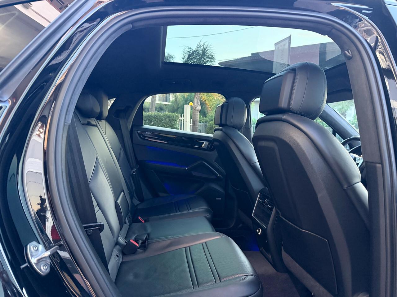 Porsche Cayenne Coupé 3.0 340-PANO-FULL-Total Black