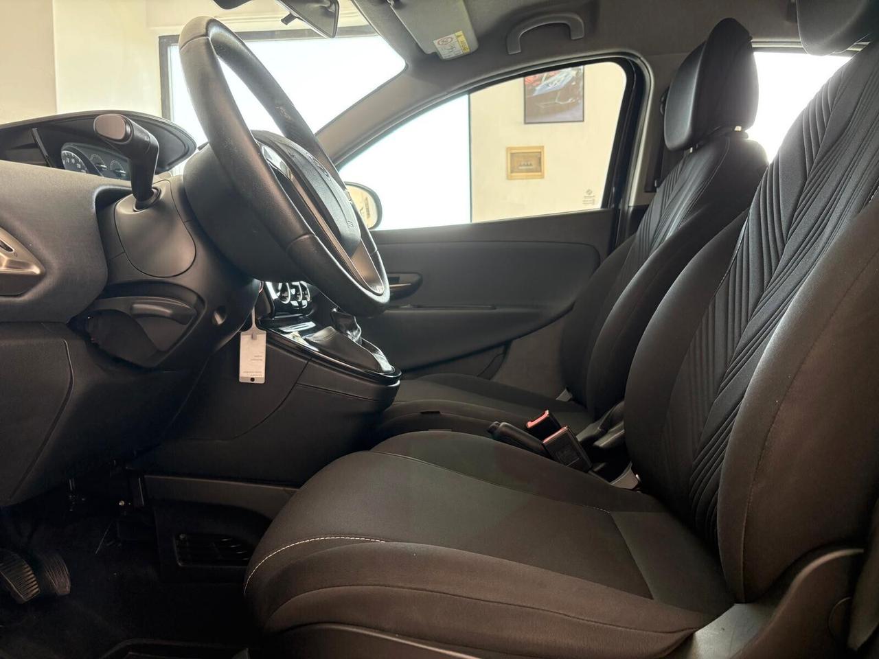 Lancia Ypsilon LANCIA YPSILON 1.0 HYBRID GOLD S