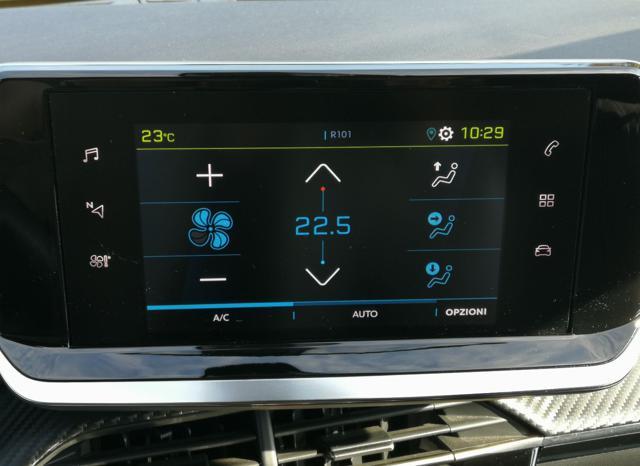 PEUGEOT 2008 motore elettrico 136 CV Allure Pack