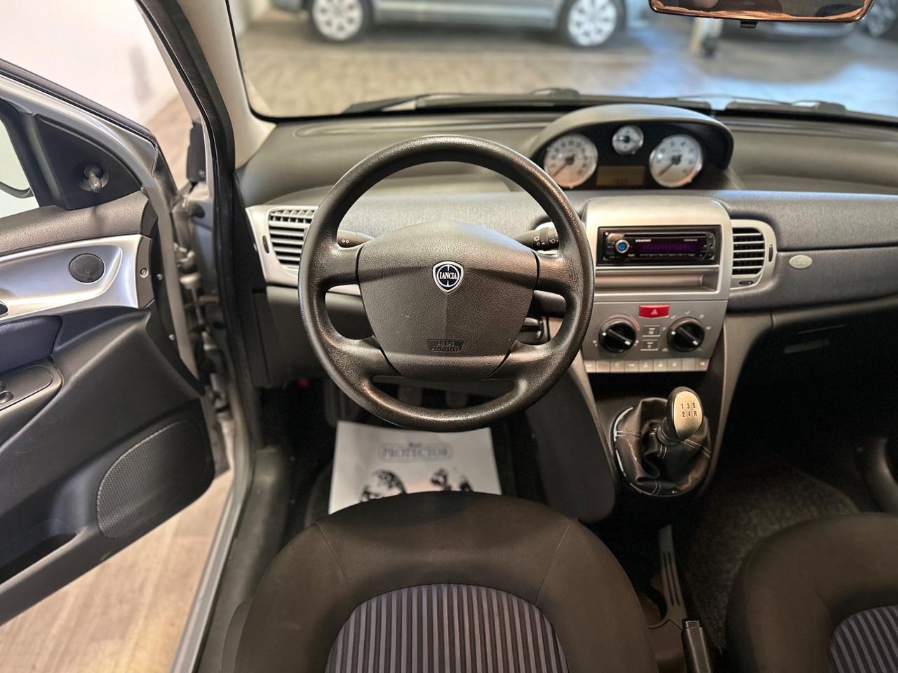 Lancia Ypsilon 1.2 Argento NEOPATENTATI