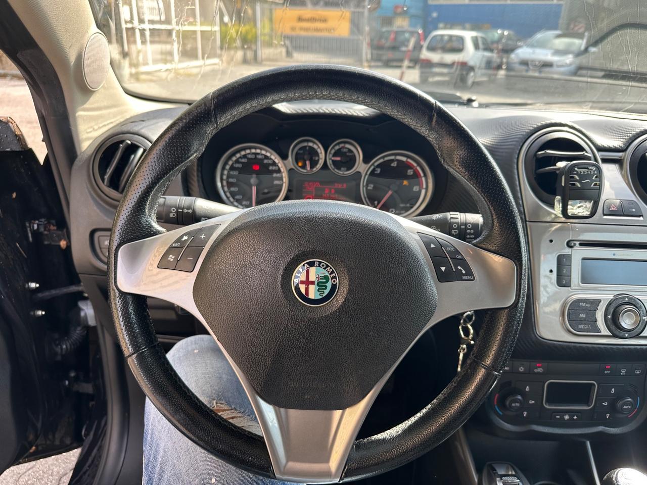 Alfa Romeo MiTo 1.6 JTDm 16V Distinctive Sport Pack