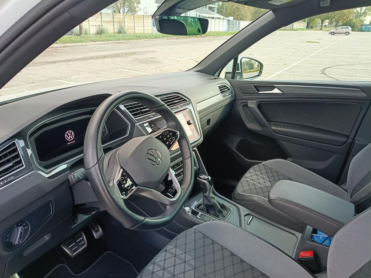 Volkswagen Tiguan R-LINE #50664