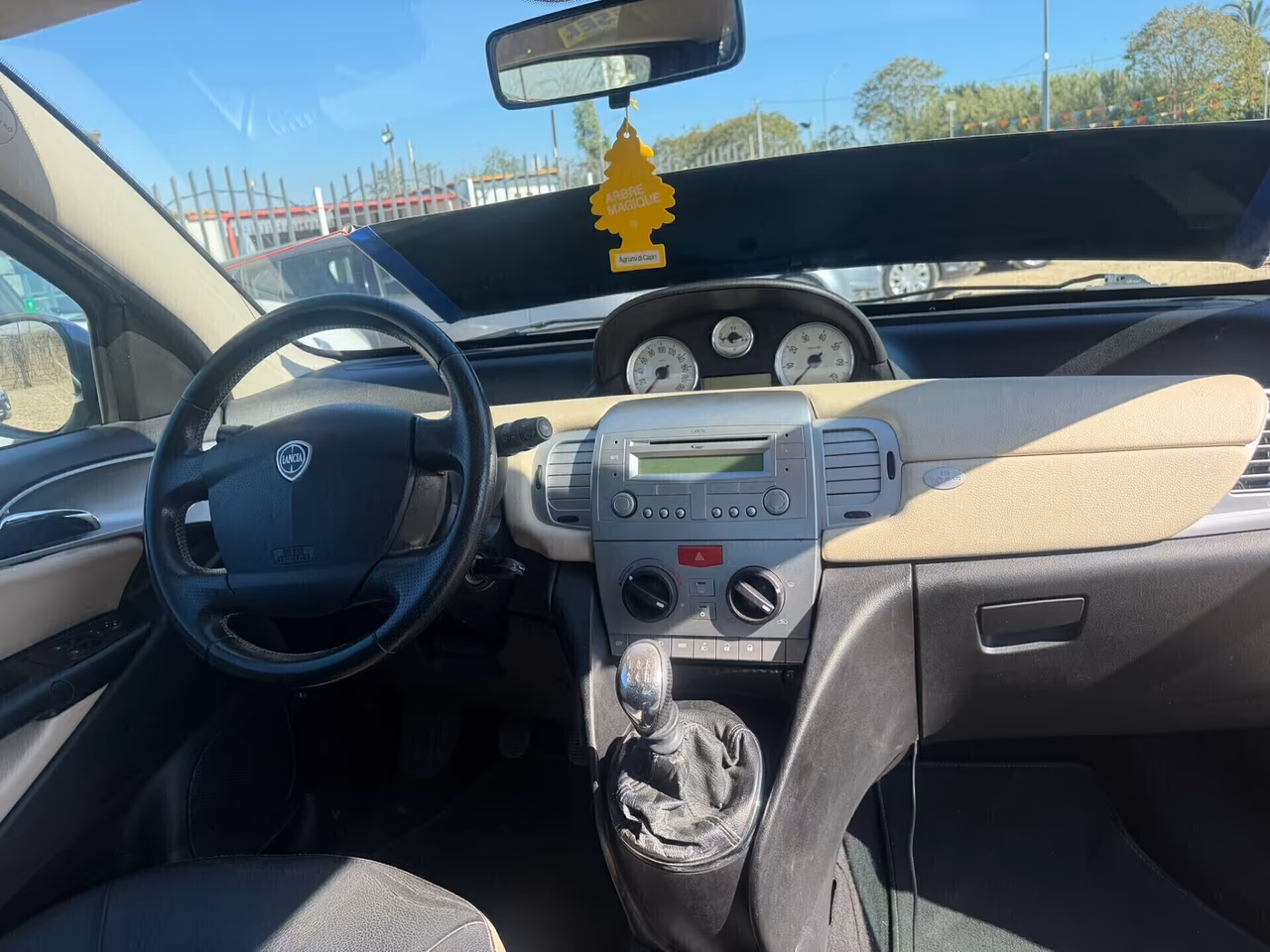 Lancia Ypsilon 1.2 69 CV Argento