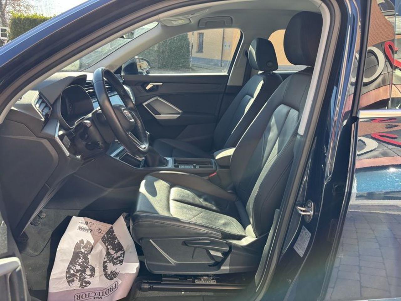 Audi Q3 35 TFSI LED-PELLE-NAVI-18"