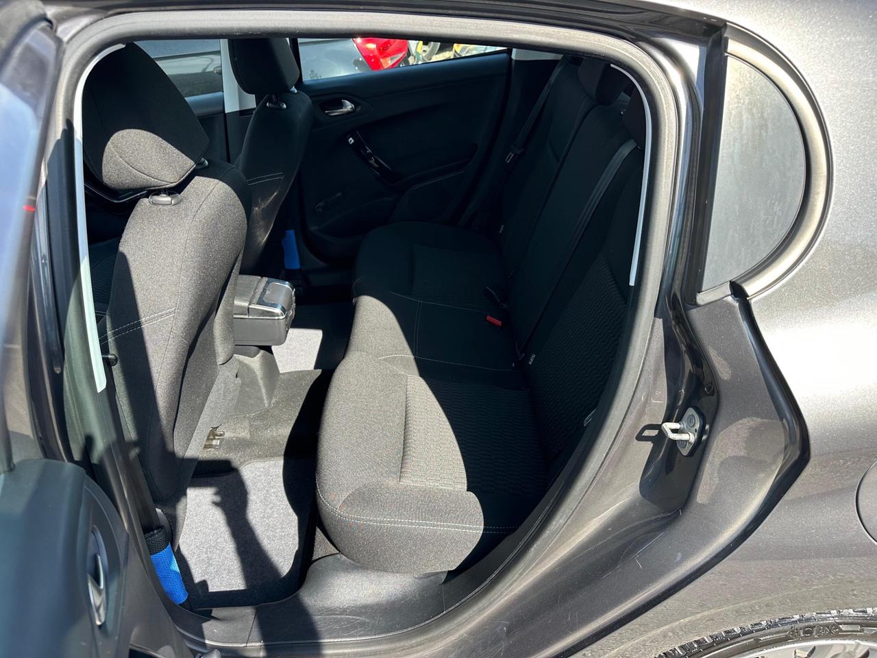 Peugeot 208 PureTech 82 5p. GPL Allure neopatentati