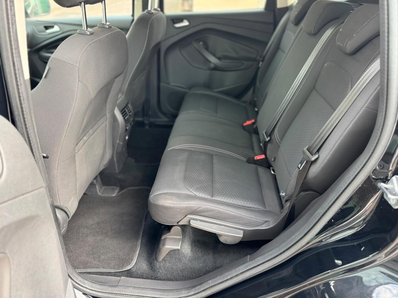Ford Kuga 1.5 TDCI 120 CV S&S 2WD Titanium