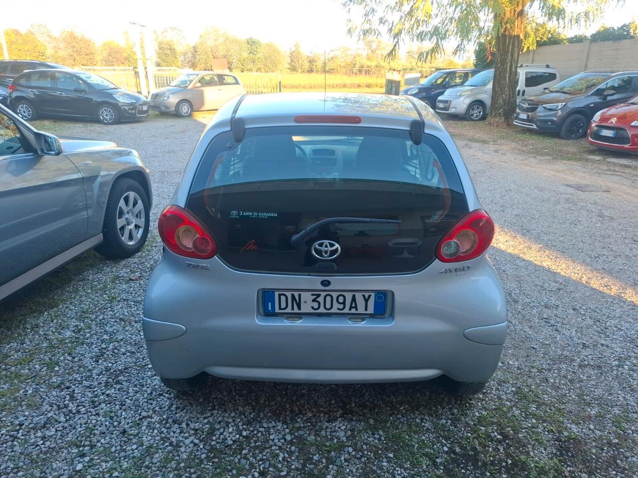Toyota Aygo 1.0 12V VVT-i 3 porte Sol 68Cv (50Kw)