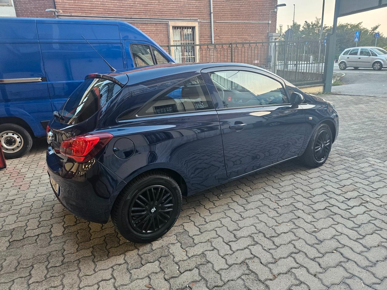 Opel Corsa 1.4 90CV Coupé b-Color