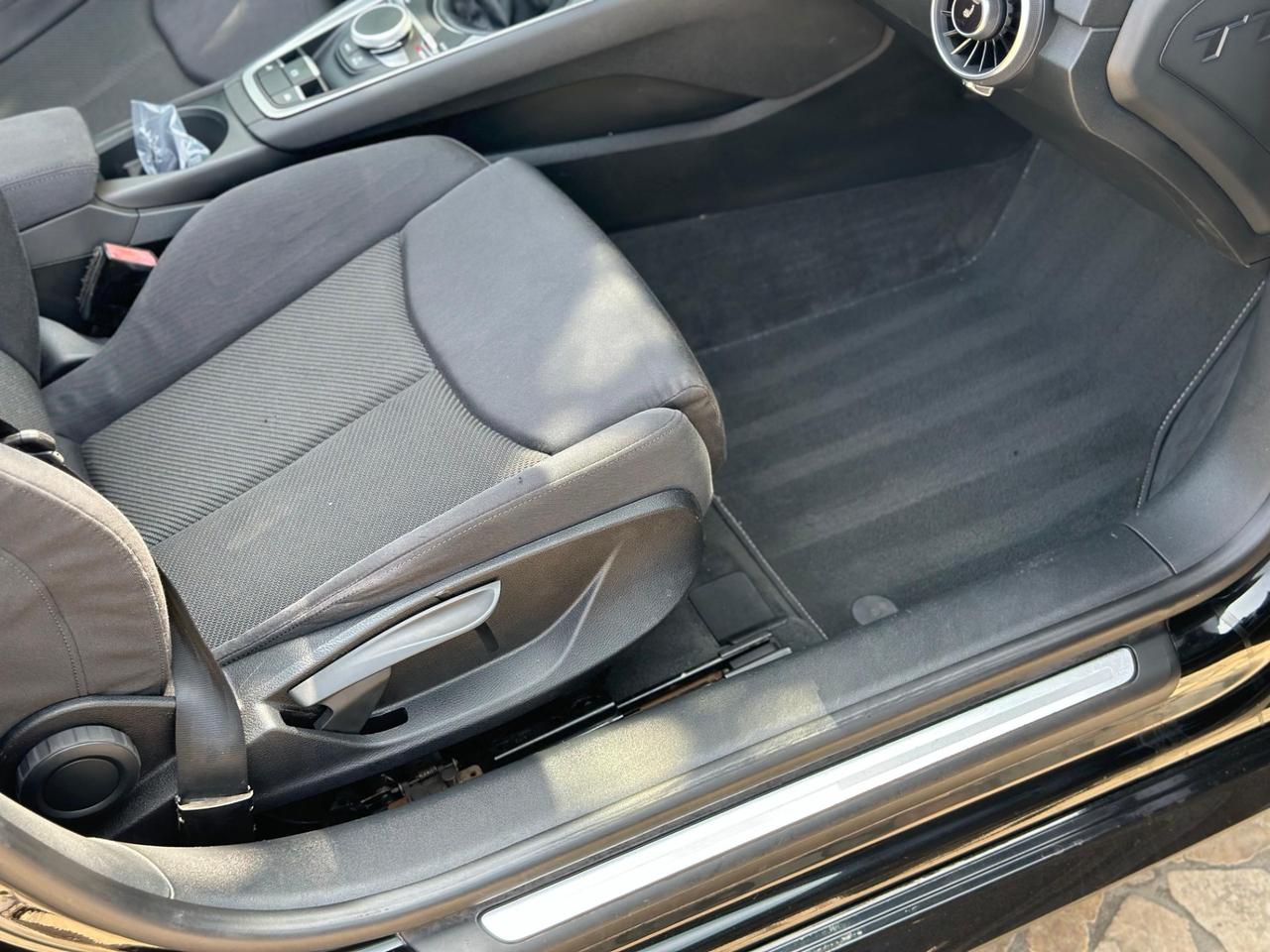 Audi TT Roadster 2.0 TDI 184CV ultra Design 2016