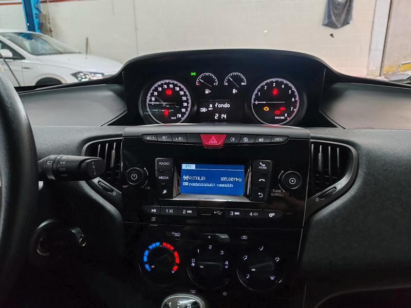 Lancia Ypsilon 5 Porte Ypsilon 1.0 hybrid Silver s&s 70cv