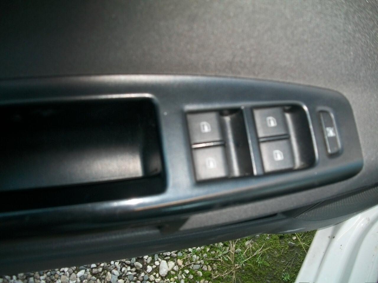 Volkswagen Polo 1.2/60CV 5p. United CC 1200 EURO 04 BENZINA KM 199500 SI NUOVI PATENTATI GARANZIA UN ANNO