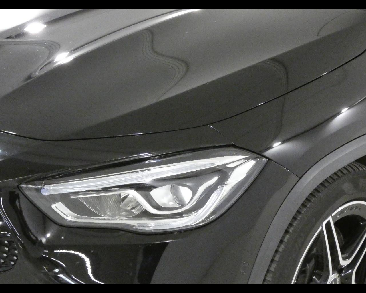 Mercedes-Benz GLA (H247) - GLA 200 d Automatic Premium