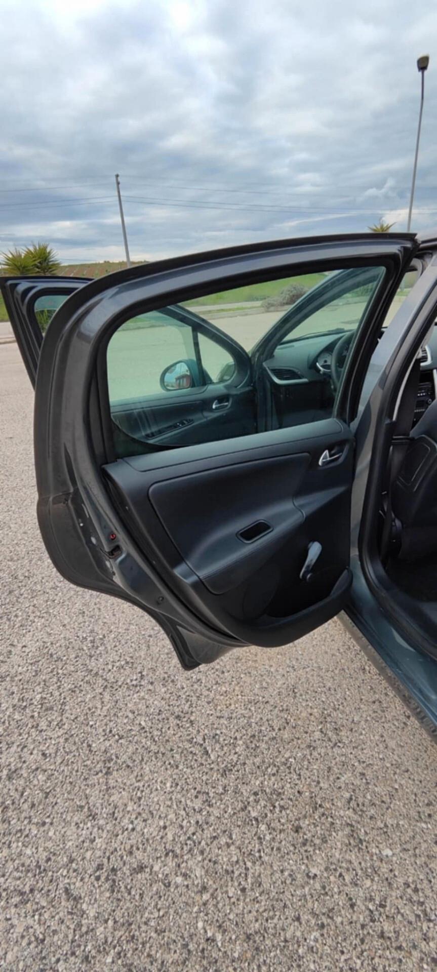 Peugeot 207 1.6 8V HDi 93CV 5p. Allure