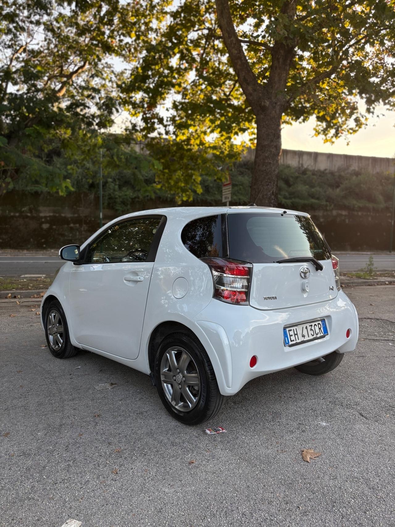 Toyota IQ Automatica 1.0 benzina 68cv