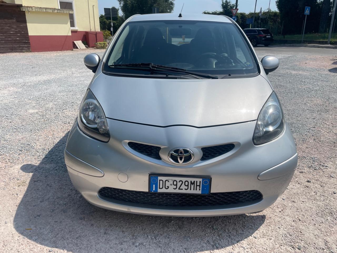 Toyota Aygo 1.0 12V VVT-i 5 porte Sol