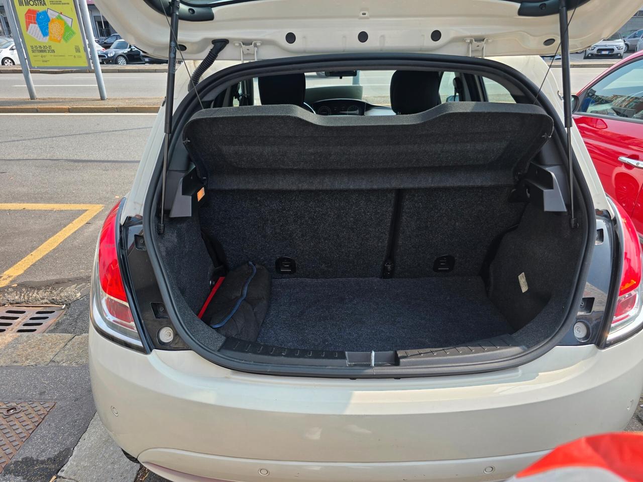 Lancia Ypsilon 1.2 69 CV 5 porte GPL Ecochic Platinum